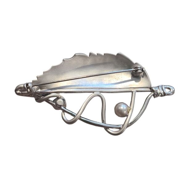 Brushed Silver Wire Leaf Brooch - Picture 4 of 4